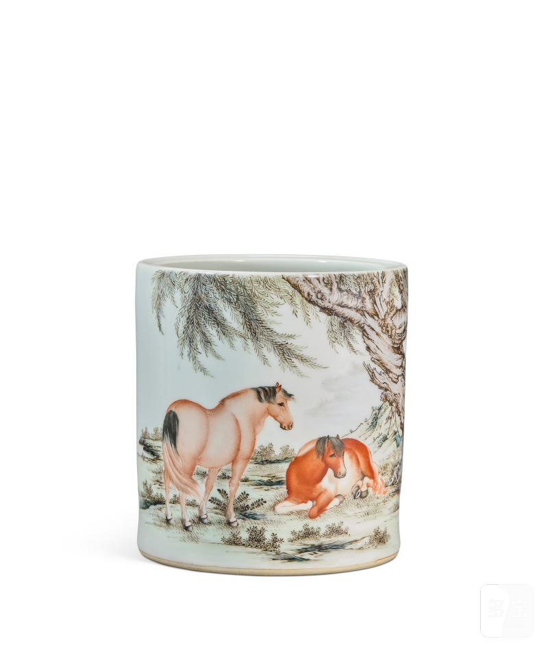 POT À PINCEAUX EN PORCELAINE DE LA FAMILLE ROSE À DÉCOR DE CHEVAUX  CHINE, DÉBUT DU XXE SIÈCLE